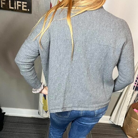 Ann Taylor gray merino wool textured cardigan sweater. Size medium - Picture 10 of 10